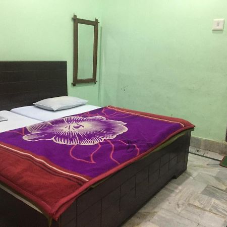 Hotel Vardaan Kankhal Buitenkant foto