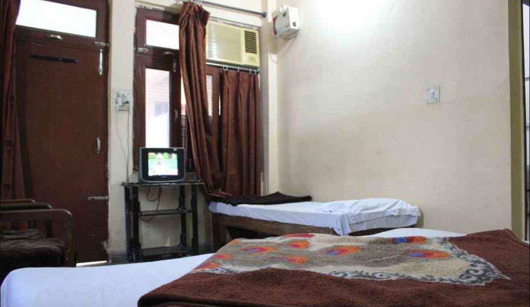 Hotel Vardaan Kankhal Buitenkant foto